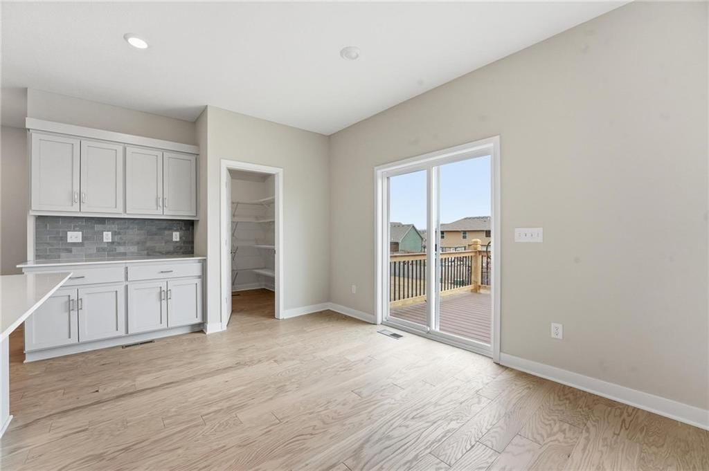 415 Woodview Drive — photo 14