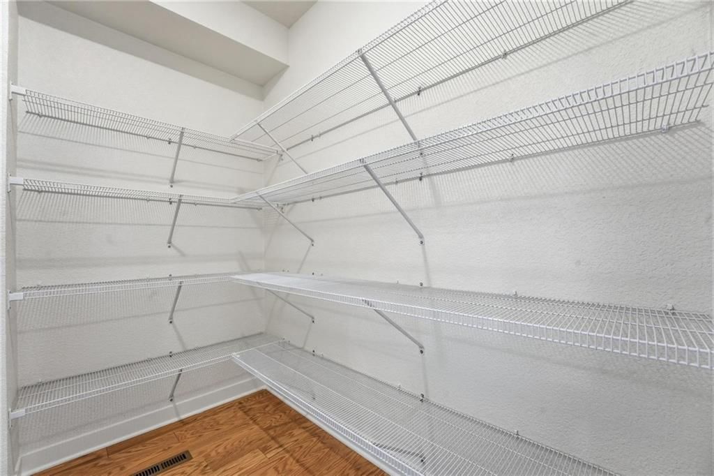 415 Woodview Drive — photo 15