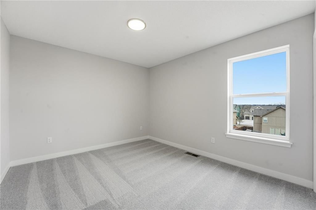 415 Woodview Drive — photo 24