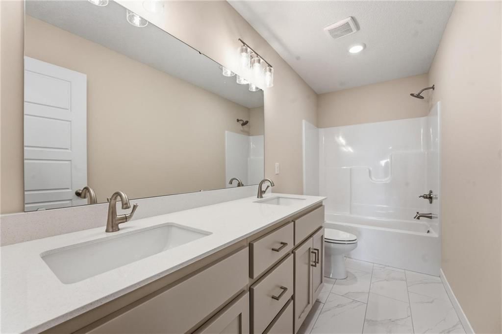 415 Woodview Drive — photo 25