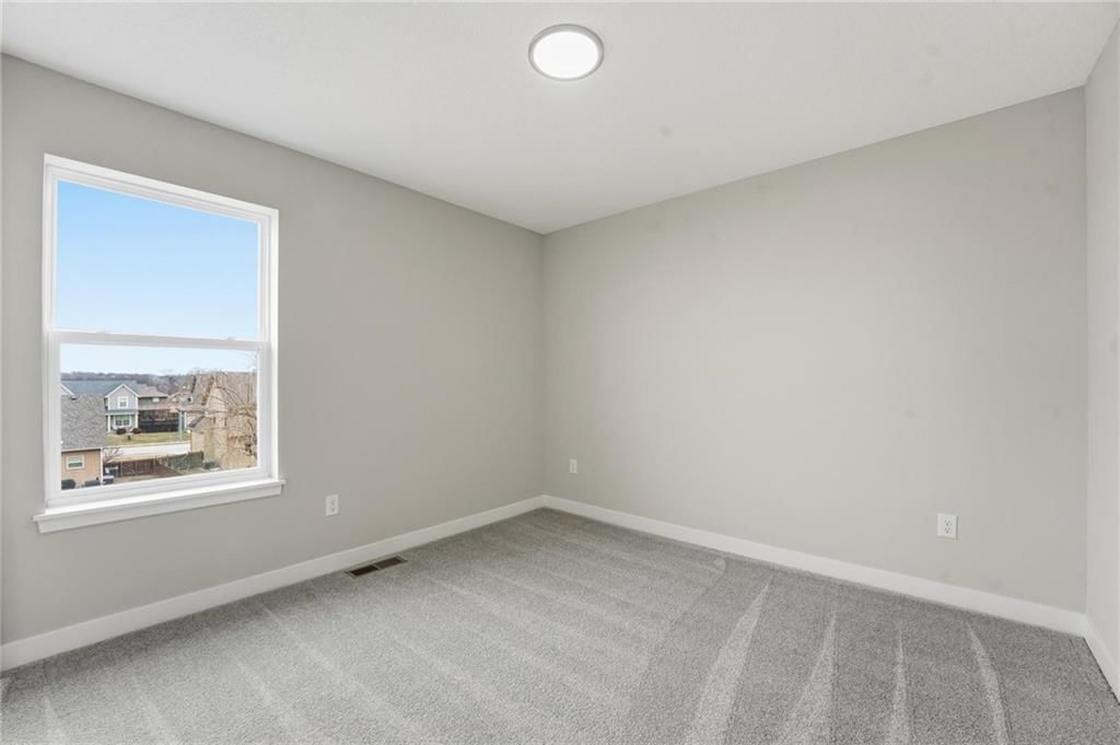 415 Woodview Drive — photo 27