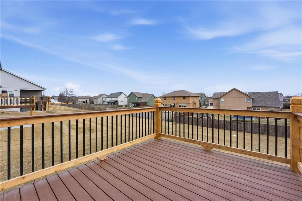415 Woodview Drive — photo 28