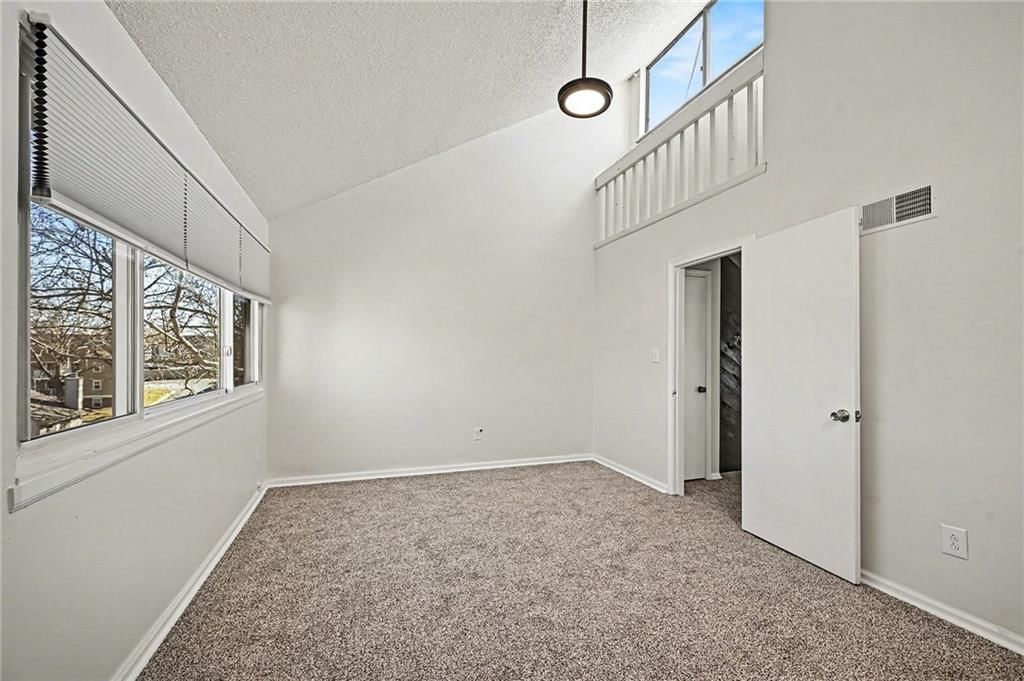 2914 NE 59th Place — photo 10