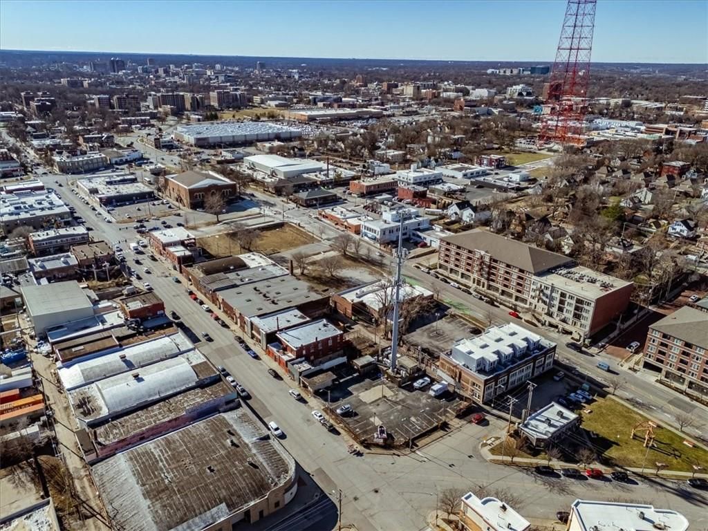 3018-3028 Holmes Street — photo 29