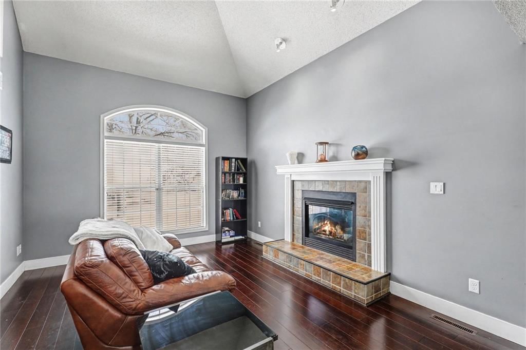 532 SE Asheville Drive — photo 5