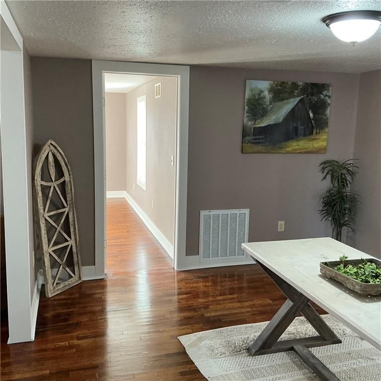442 E Walnut Street — photo 3