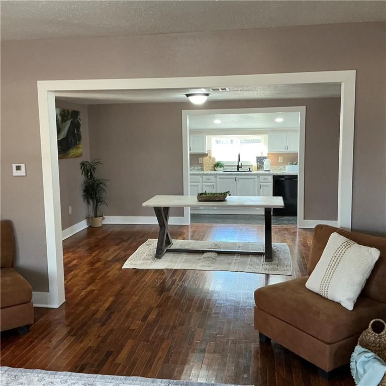 442 E Walnut Street — photo 4