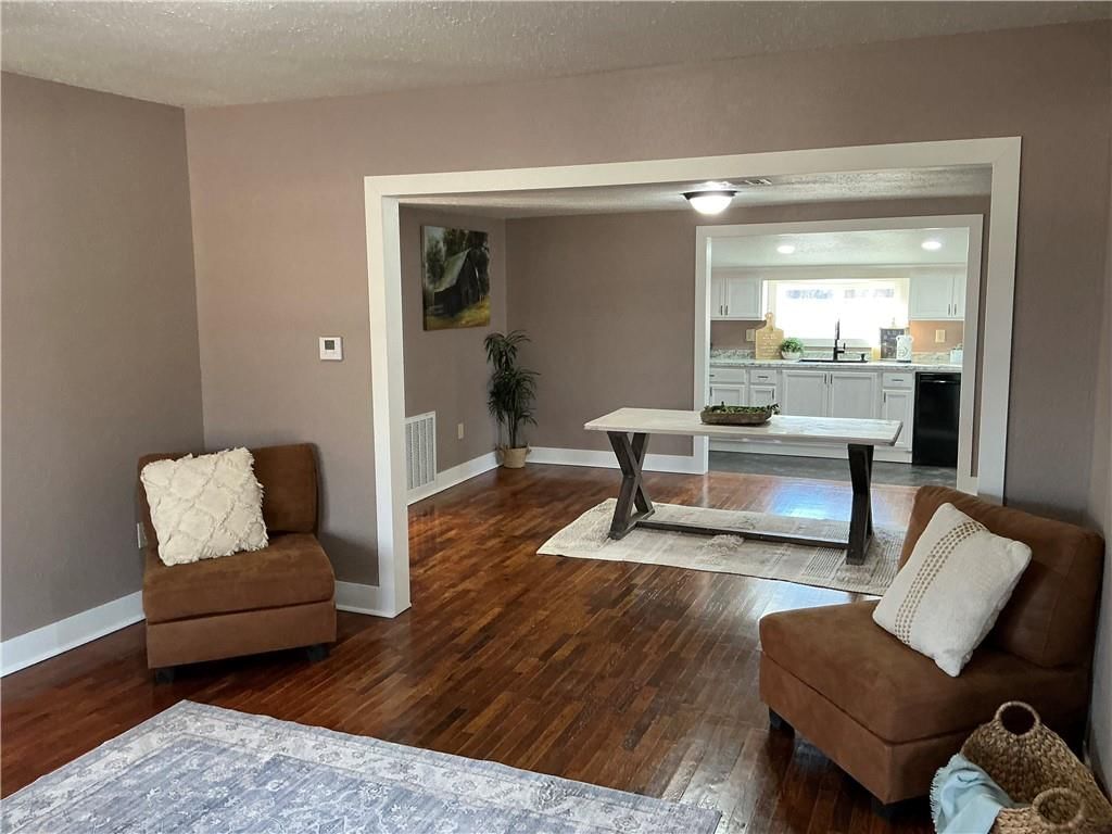 442 E Walnut Street — photo 7