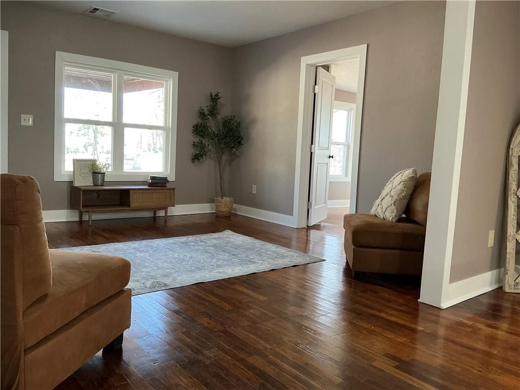 442 E Walnut Street — photo 8