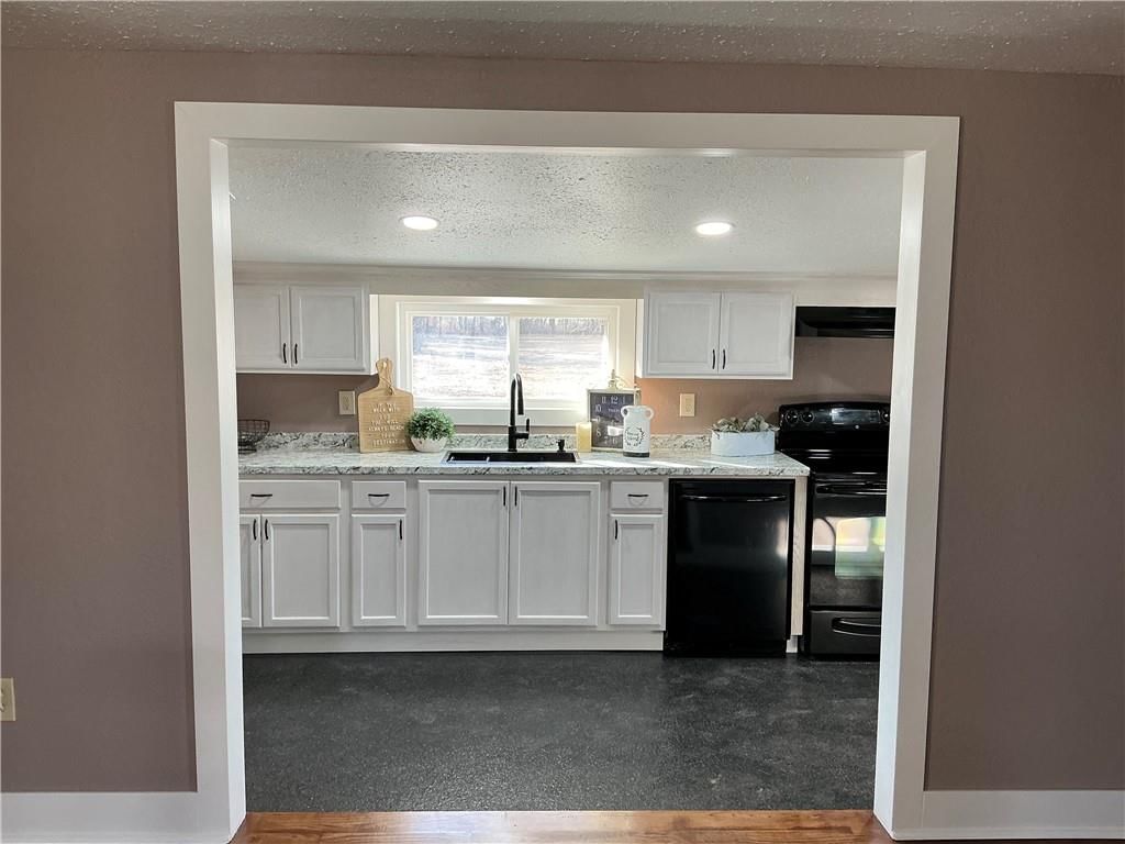 442 E Walnut Street — photo 11