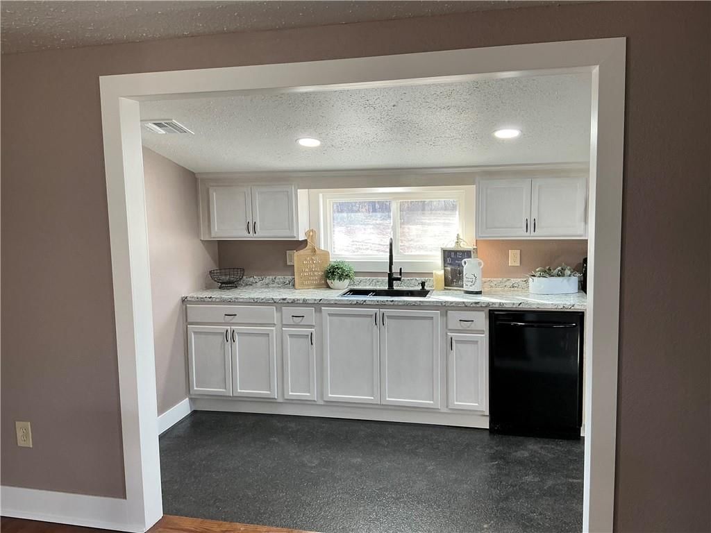 442 E Walnut Street — photo 12