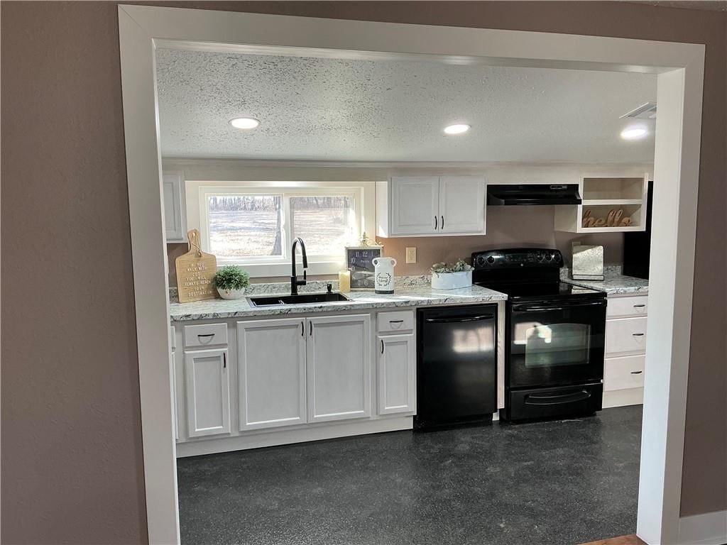 442 E Walnut Street — photo 13