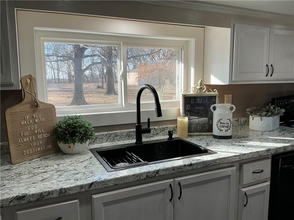 442 E Walnut Street — photo 16
