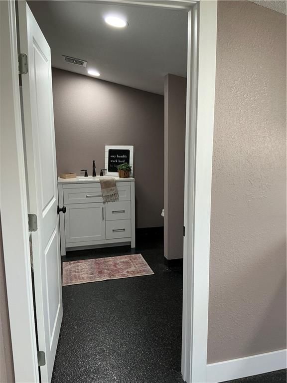 442 E Walnut Street — photo 20