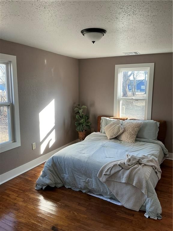 442 E Walnut Street — photo 29