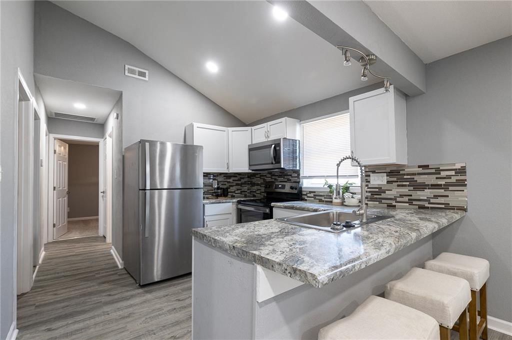 4410 NE 46 Street — photo 9