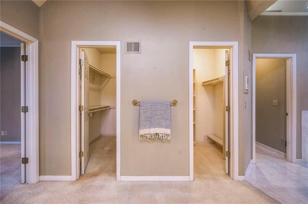 6810 W 132nd Terrace — photo 47