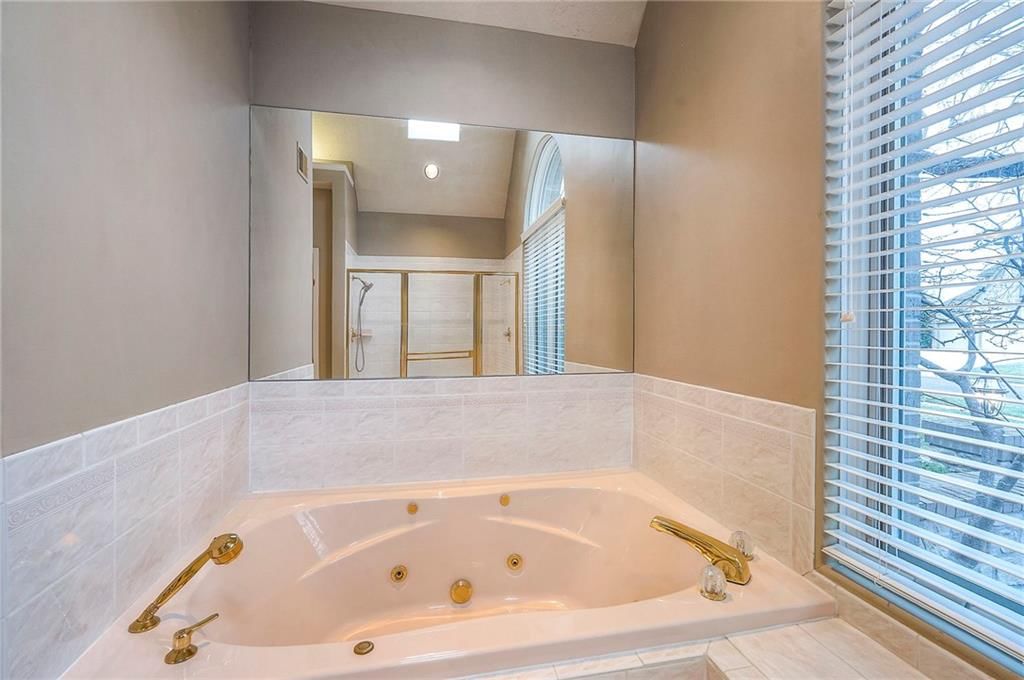 6810 W 132nd Terrace — photo 50