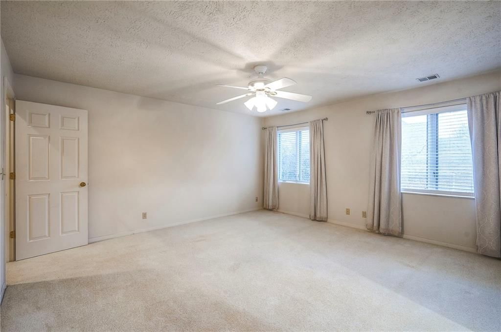 6810 W 132nd Terrace — photo 59