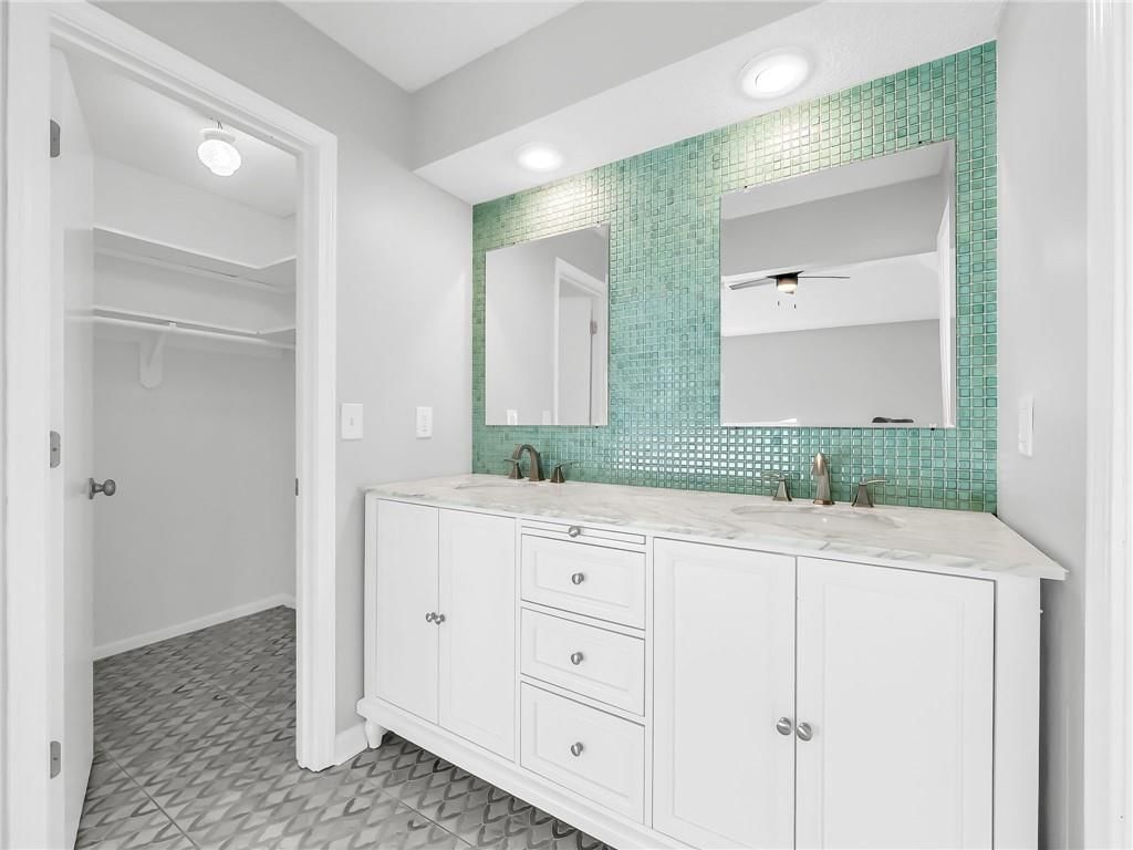 6524 Westgate Circle — photo 20