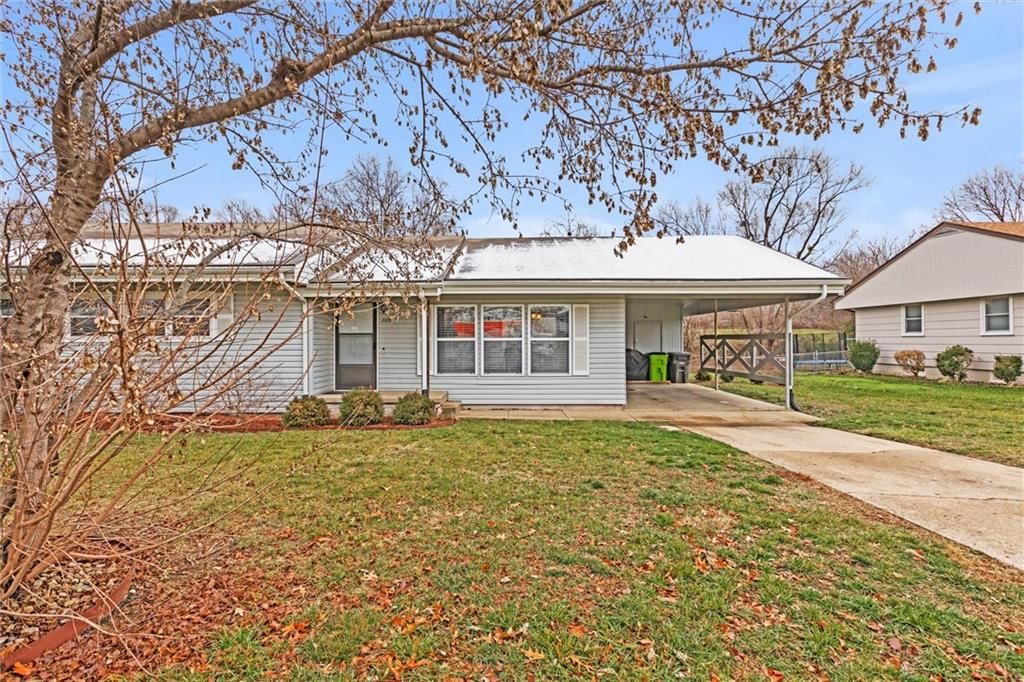 809 Cimarron Trail, Belton, MO