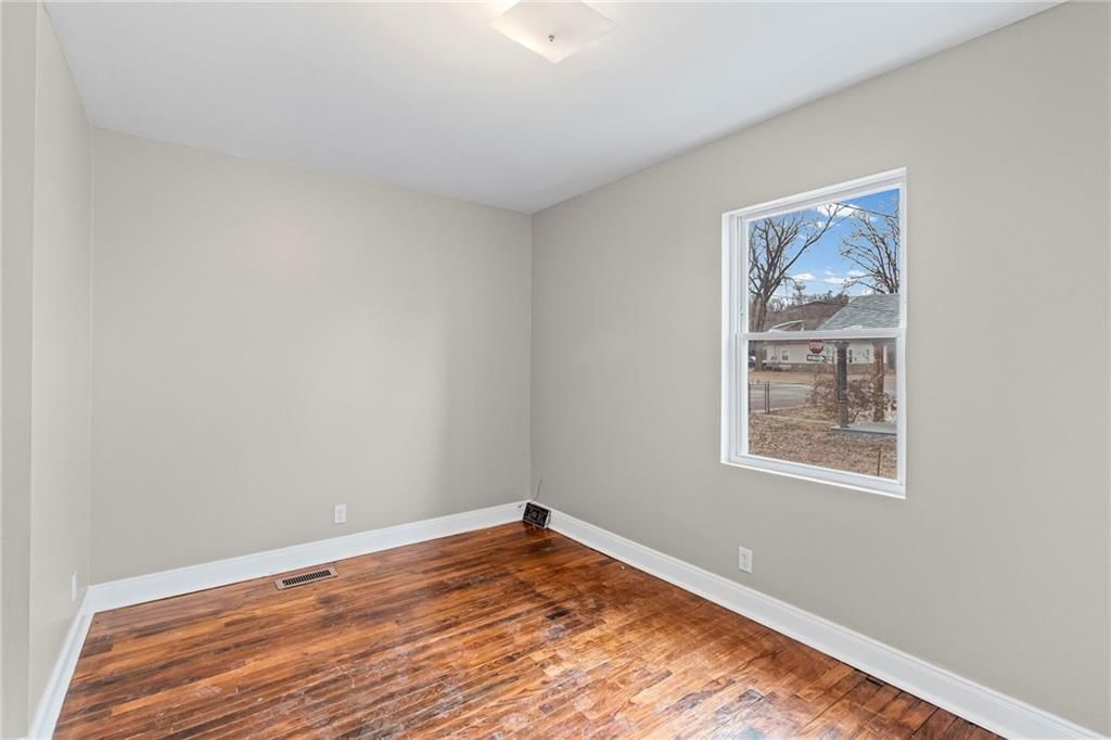 118 Vaughn Street — photo 12