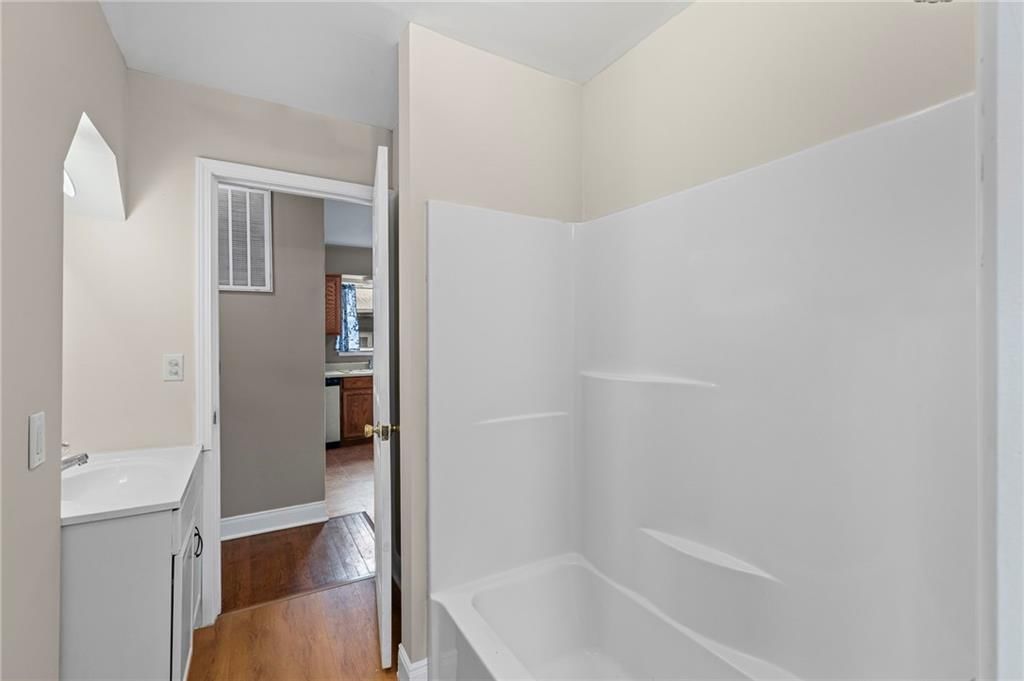 118 Vaughn Street — photo 13