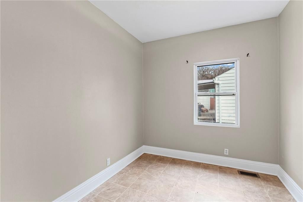 118 Vaughn Street — photo 15