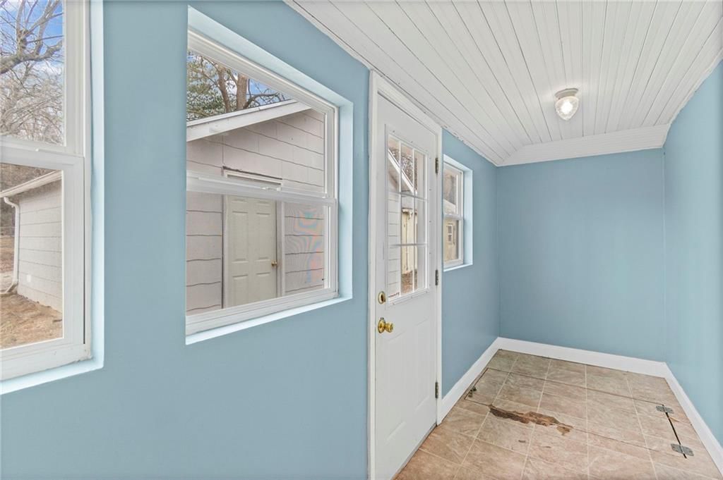 118 Vaughn Street — photo 16