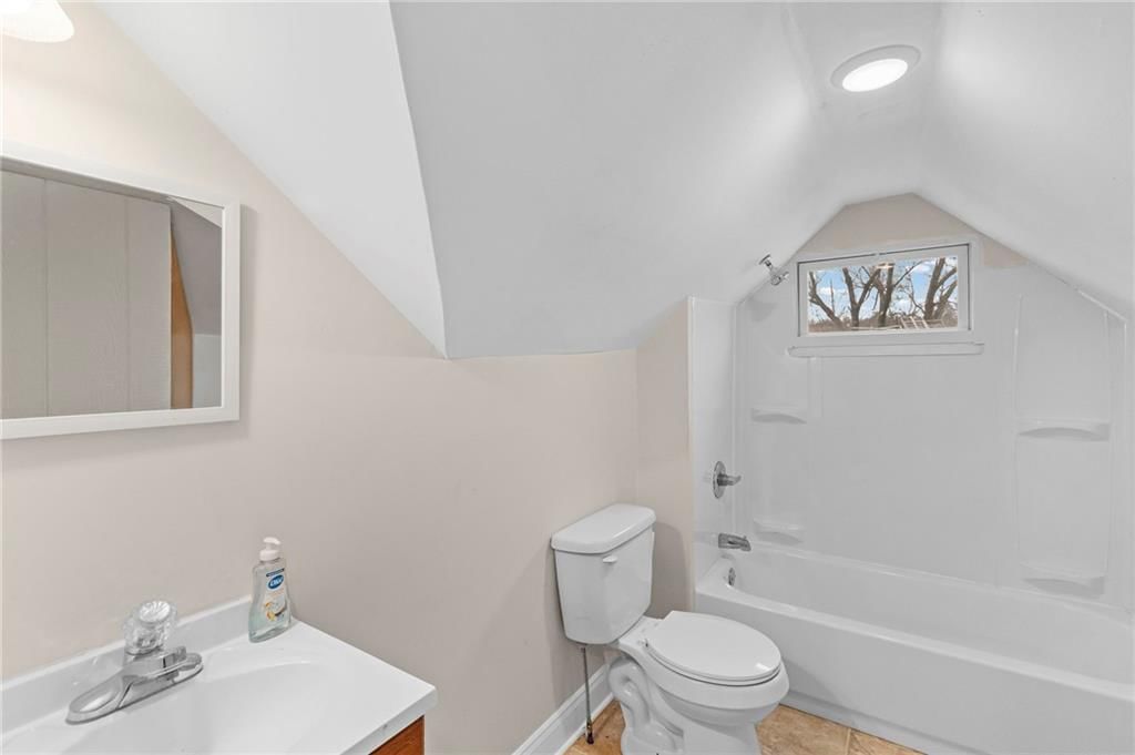 118 Vaughn Street — photo 20