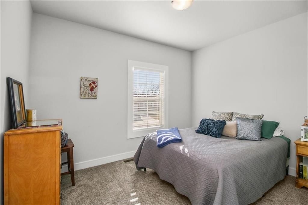904 NW Lindenwood Drive — photo 20