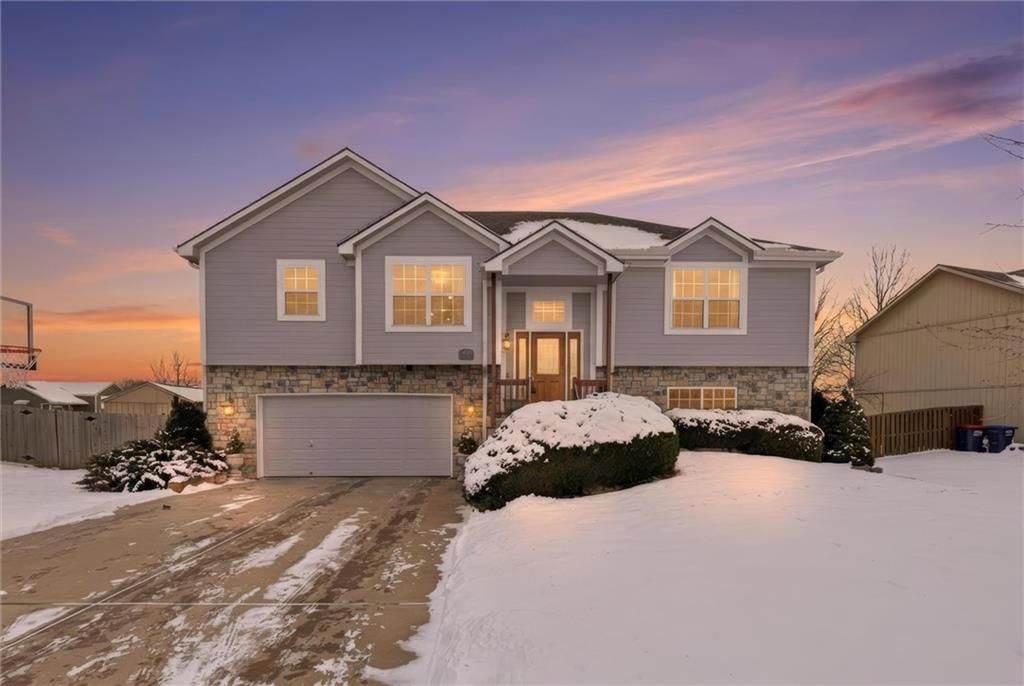 15603 Cedar Street, Basehor, KS