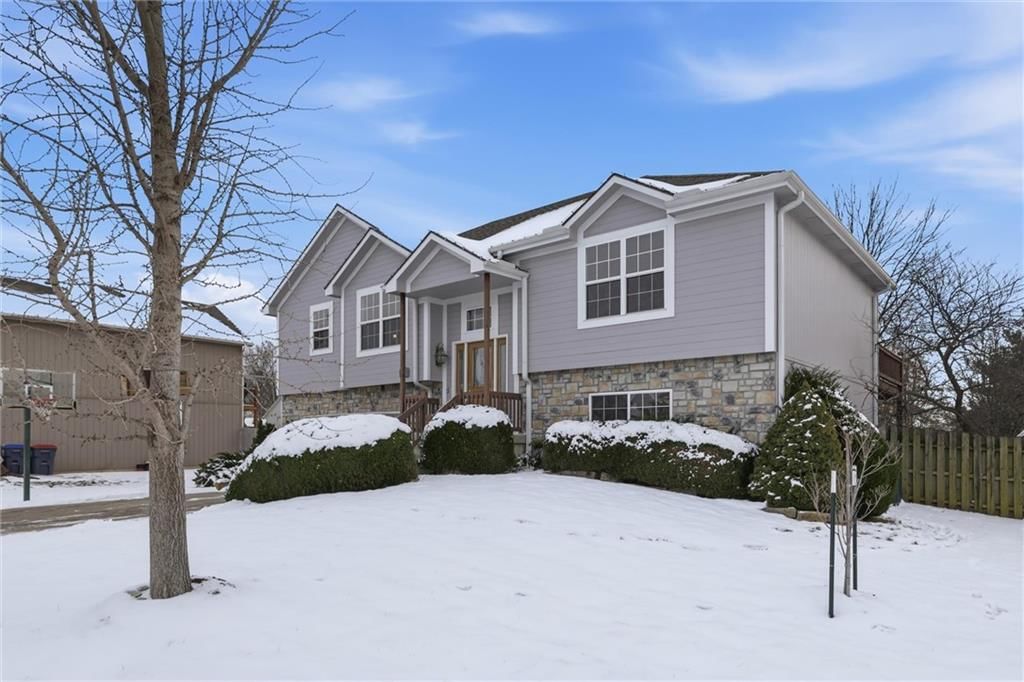 15603 Cedar Street — photo 2