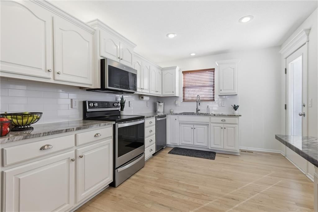 15603 Cedar Street — photo 8