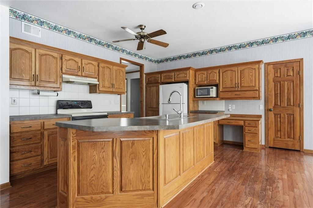 1704 Summit Hill Circle — photo 14