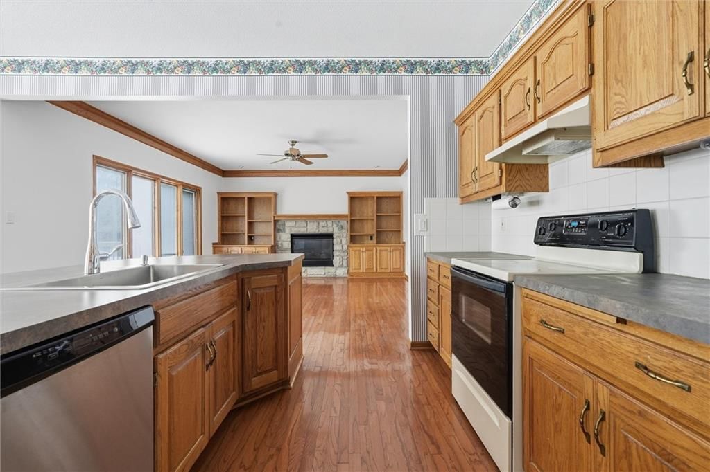 1704 Summit Hill Circle — photo 16