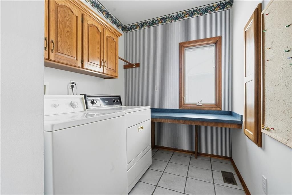 1704 Summit Hill Circle — photo 33