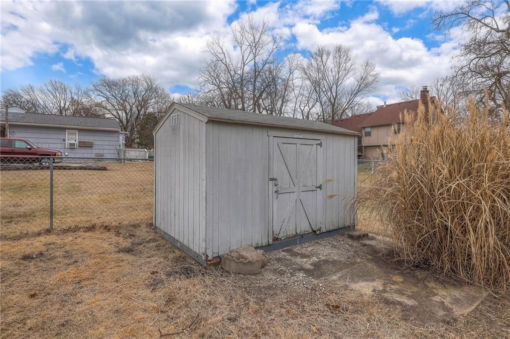7401 Hardy Street — photo 36