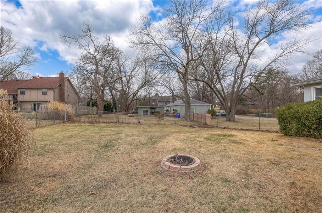 7401 Hardy Street — photo 37