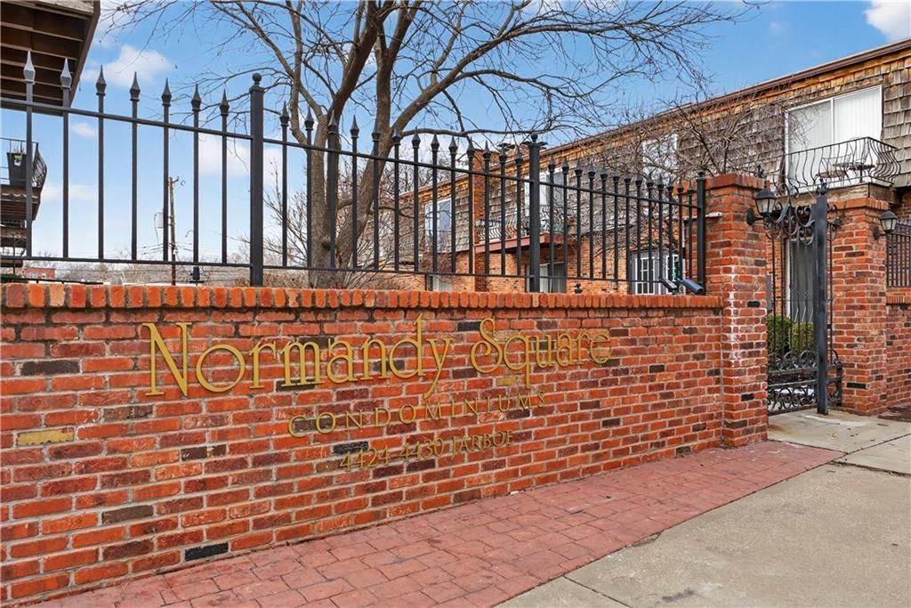 4430 Jarboe Street — photo 2