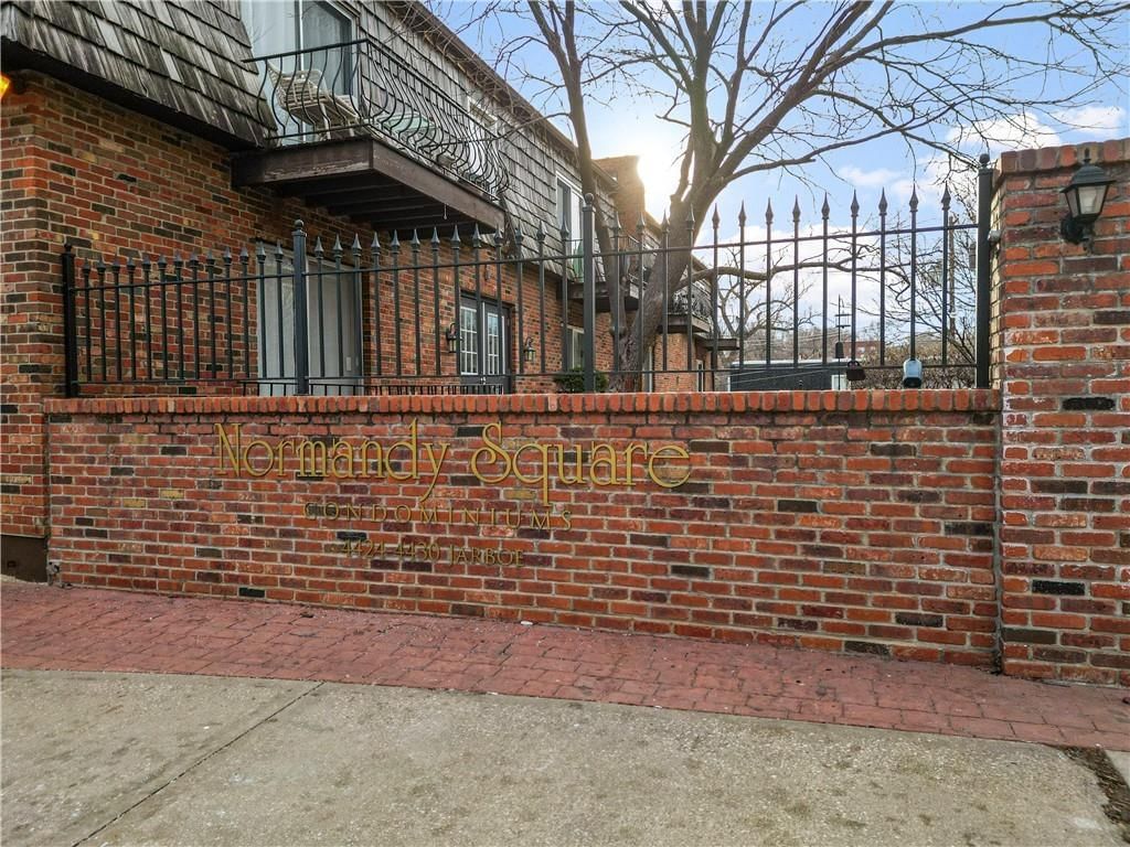 4430 Jarboe Street — photo 3