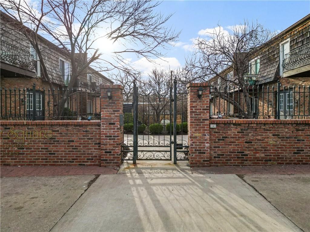 4430 Jarboe Street — photo 4
