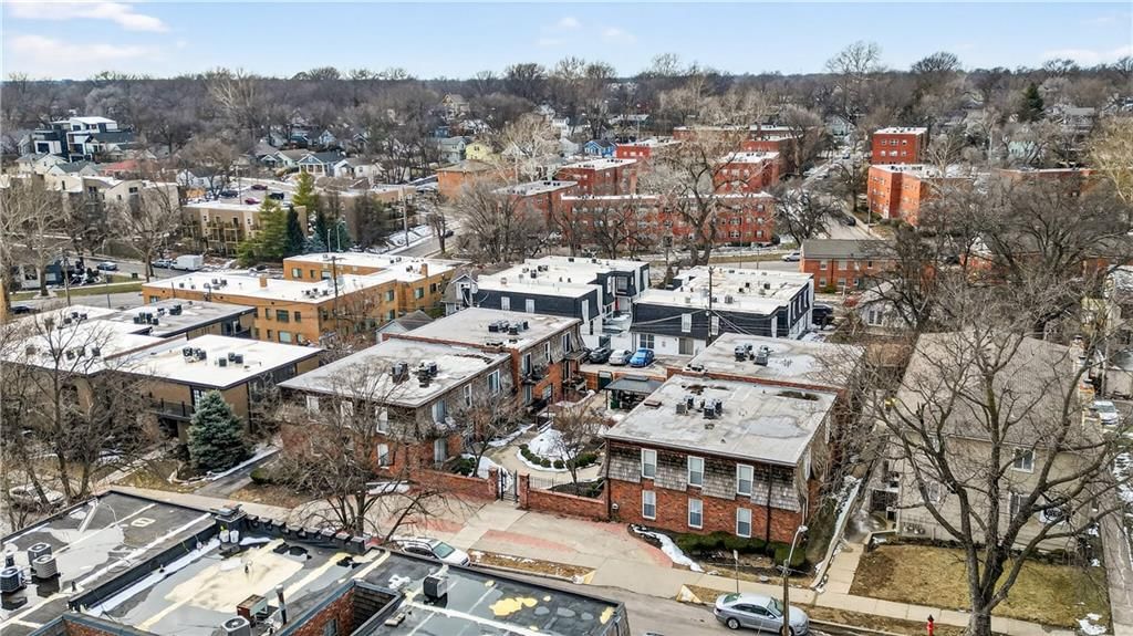4430 Jarboe Street — photo 32