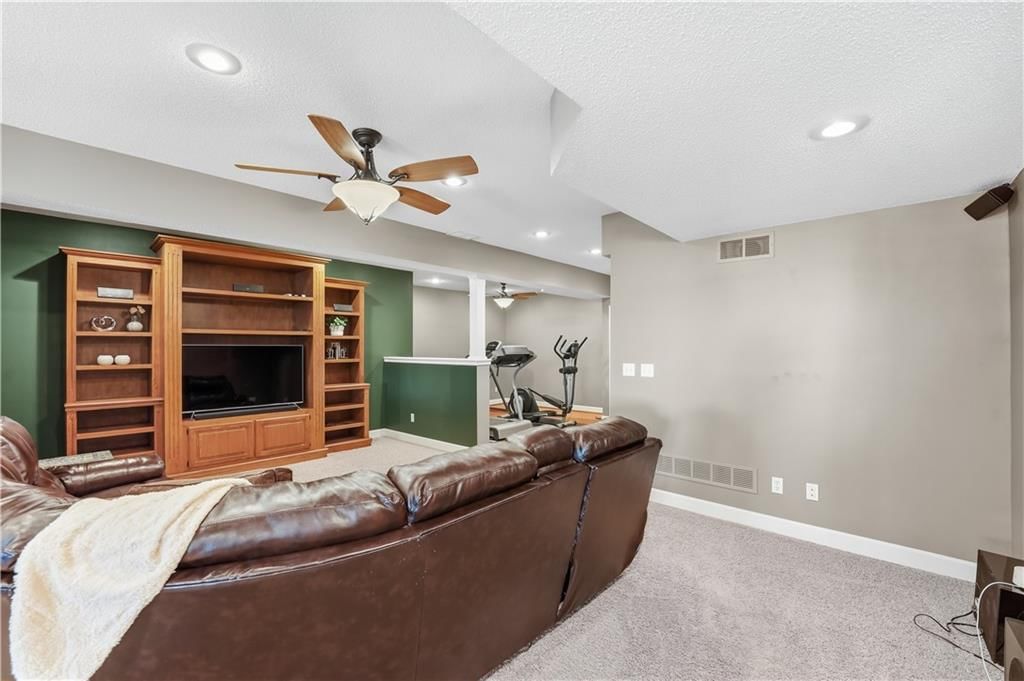 12601 Westgate Street — photo 48