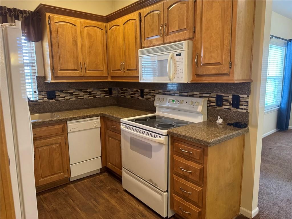 2124 N 83rd Terrace — photo 5
