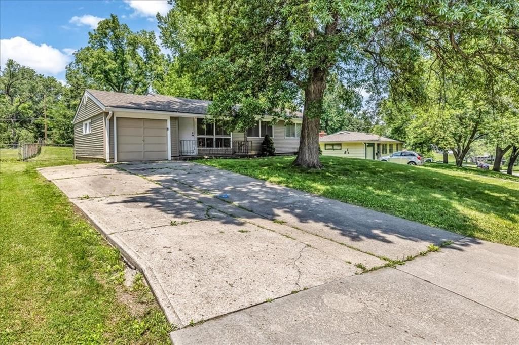 6000 N TRACY Avenue — photo 3