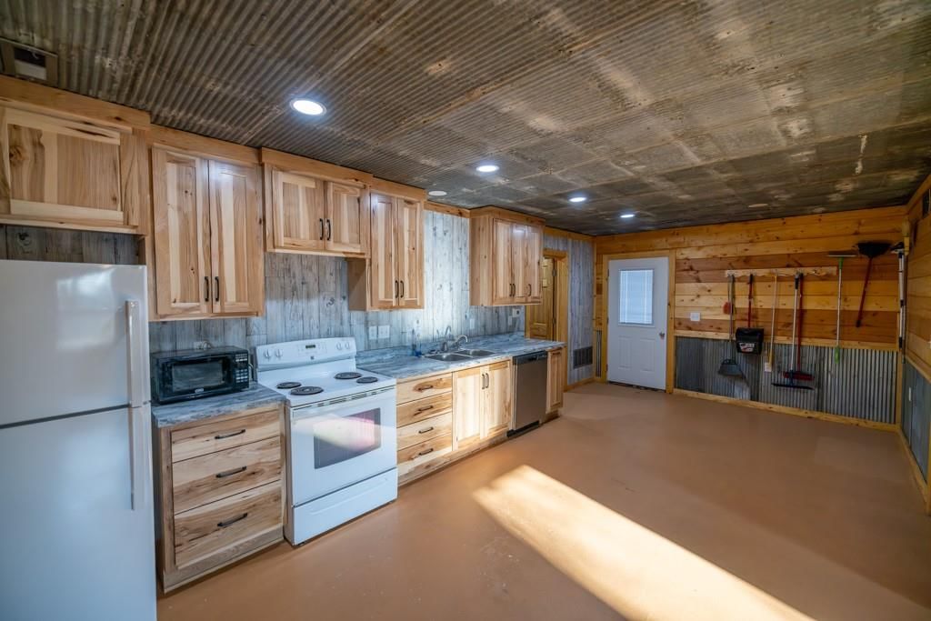 9539 NE 866 Road — photo 38