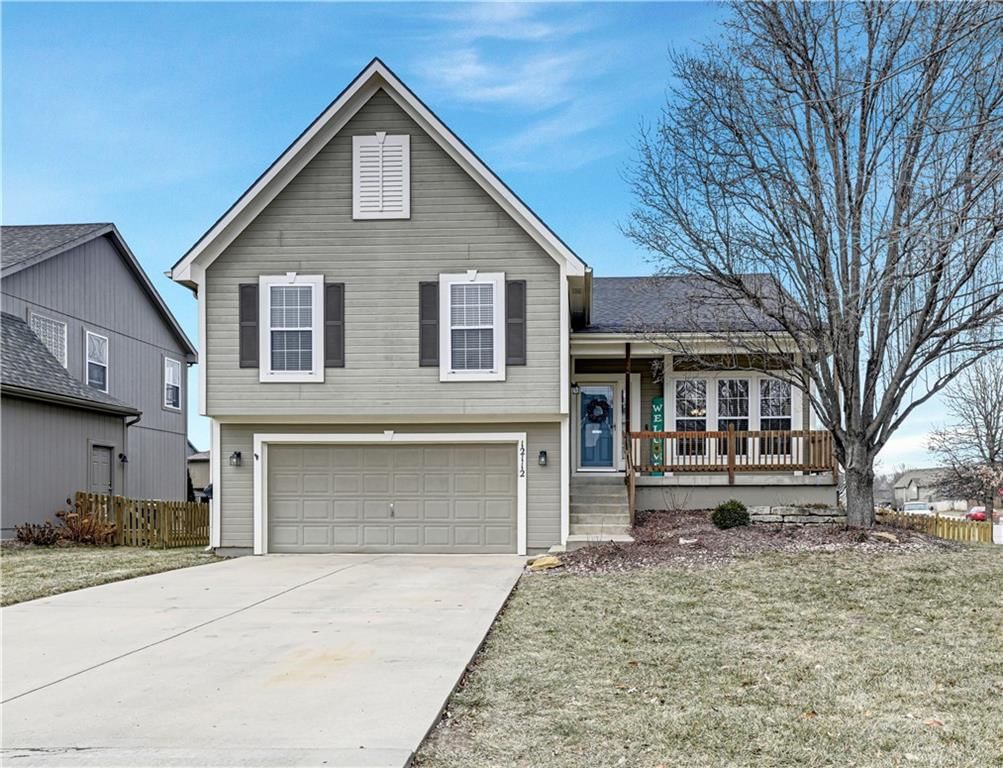 12112 S Redbud Lane, Olathe, KS
