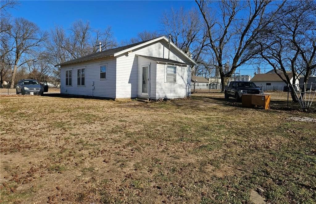 207 E Antelope Street — photo 16