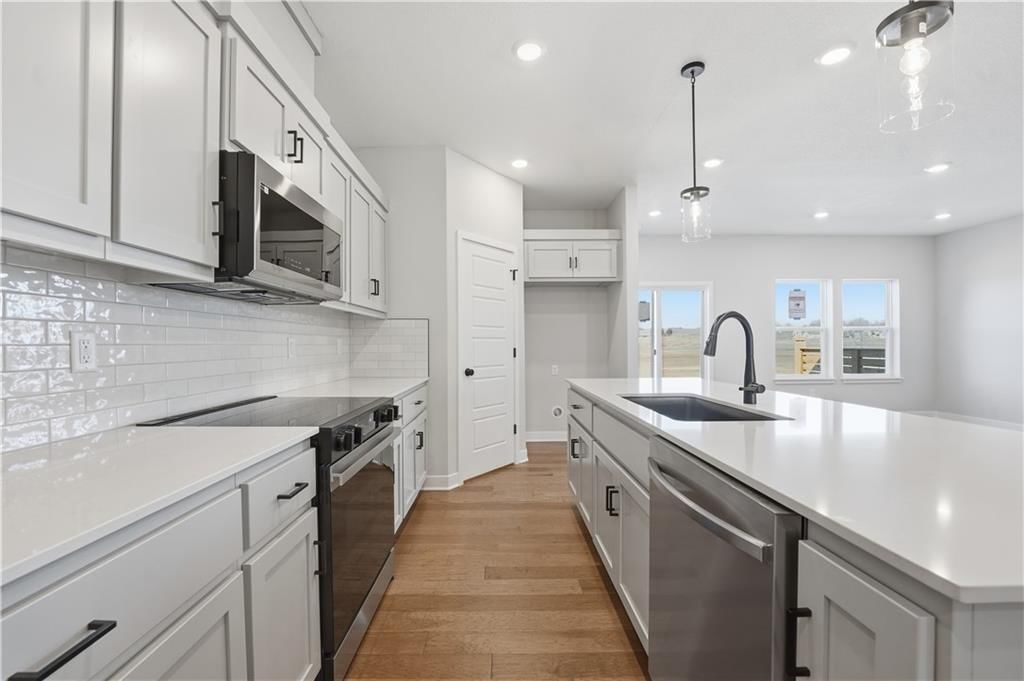 1222 SE Windbreak Drive — photo 10